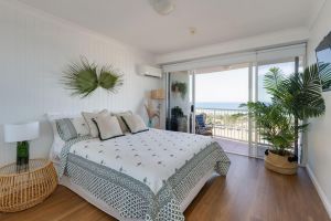 Stylish Studio with Ocean Views Bel Air Broadbeach - Kingaroy Accommodation